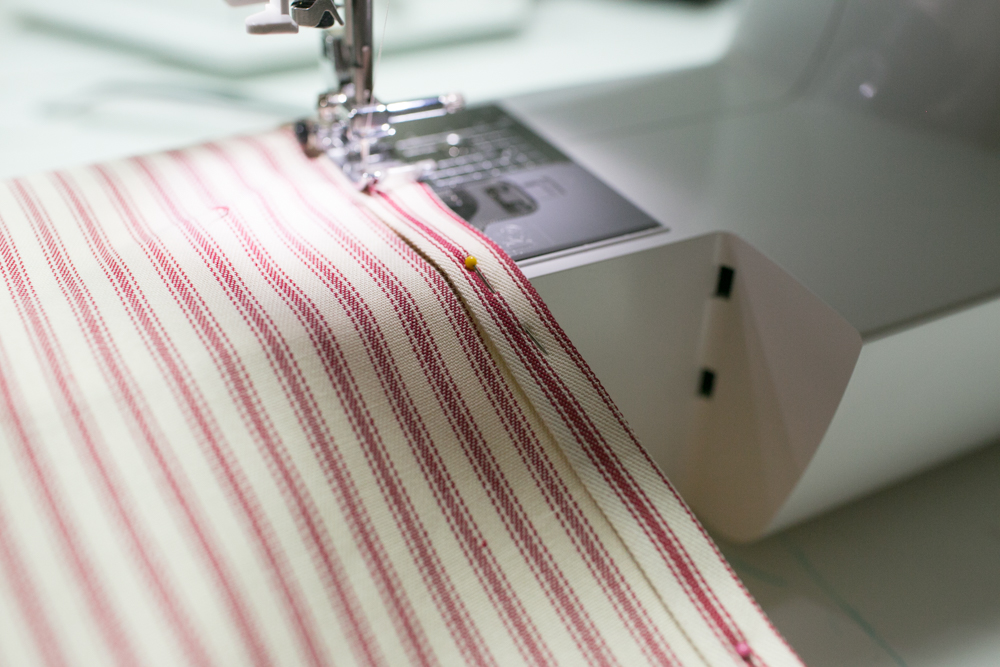 DIY Guest Bathroom Hand Towels with a Quote Sengerson