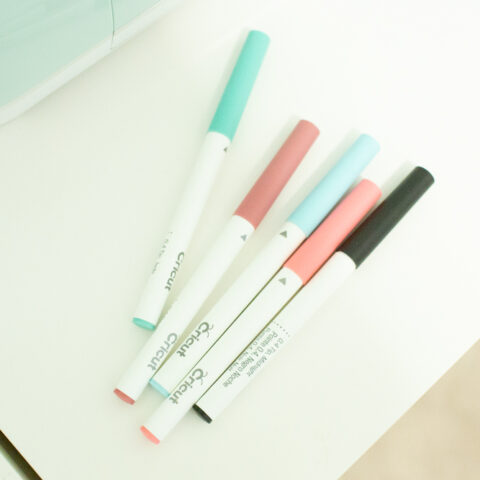 using markers and pens to write with cricut machine