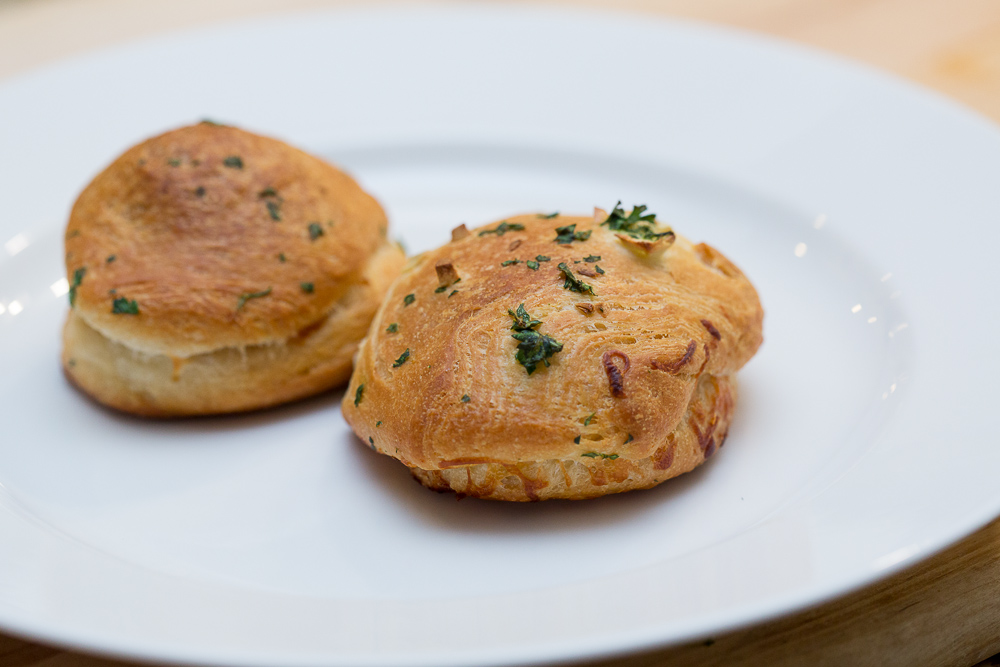 garlic parmesean biscuits with meatballs21