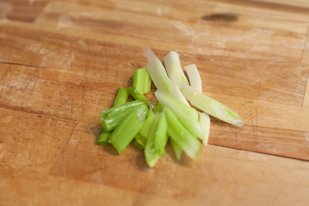 Simple wonton recipe with easy directions to follow from blogger at www.sengerson.com. | Easy Wonton Soup Recipe featured by top US food blogger, Sengerson