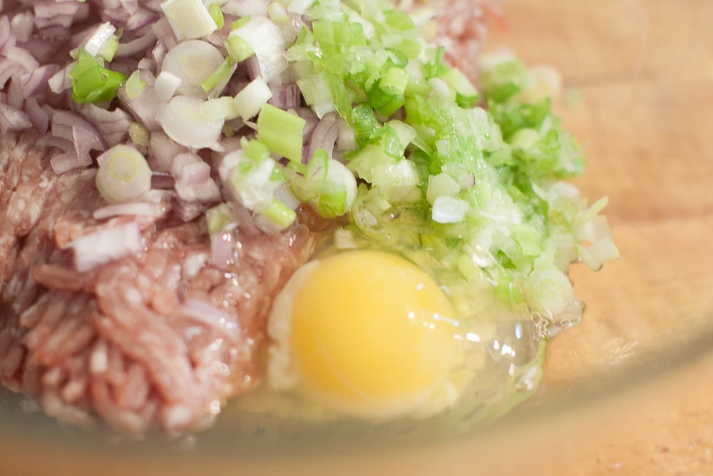 best simple wonton recipe ever5 | Easy Wonton Soup Recipe featured by top US food blogger, Sengerson