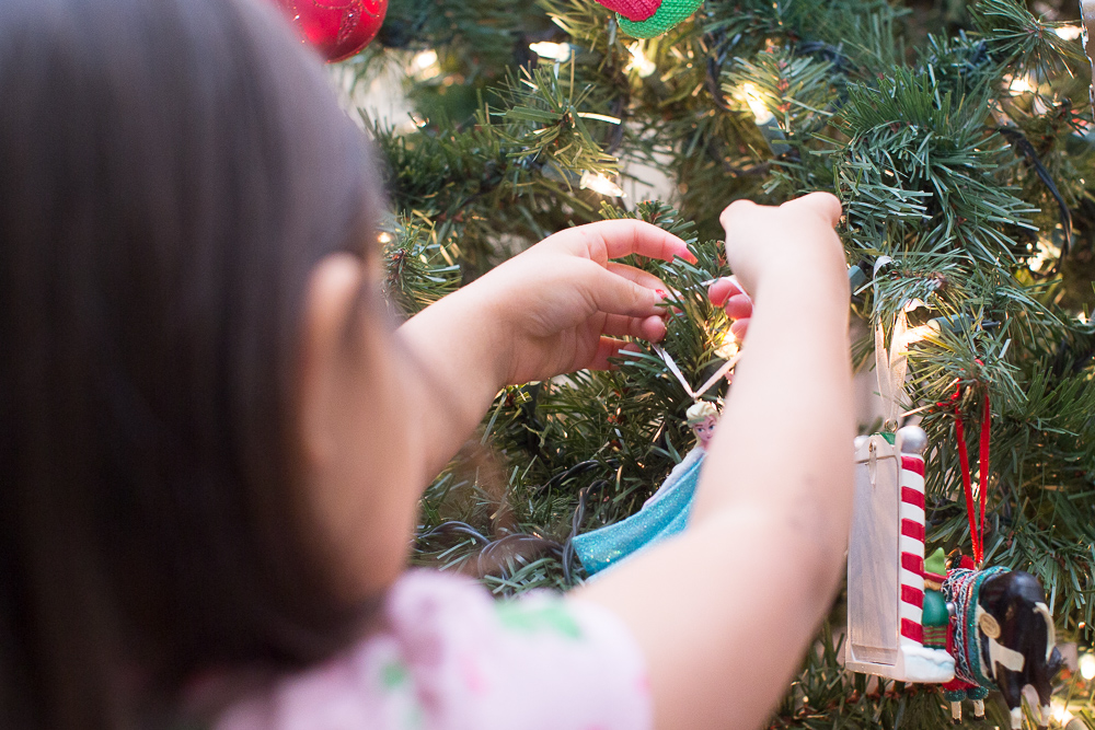 reindeer kissing ornament project102