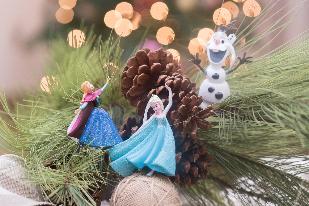 reindeer kissing ornament project104