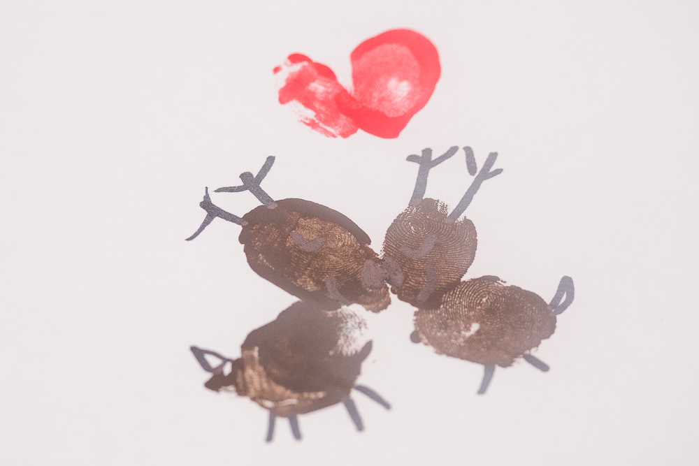 reindeer kissing ornament project105