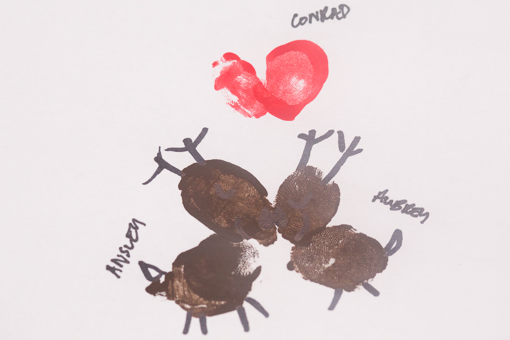 reindeer kissing ornament project106