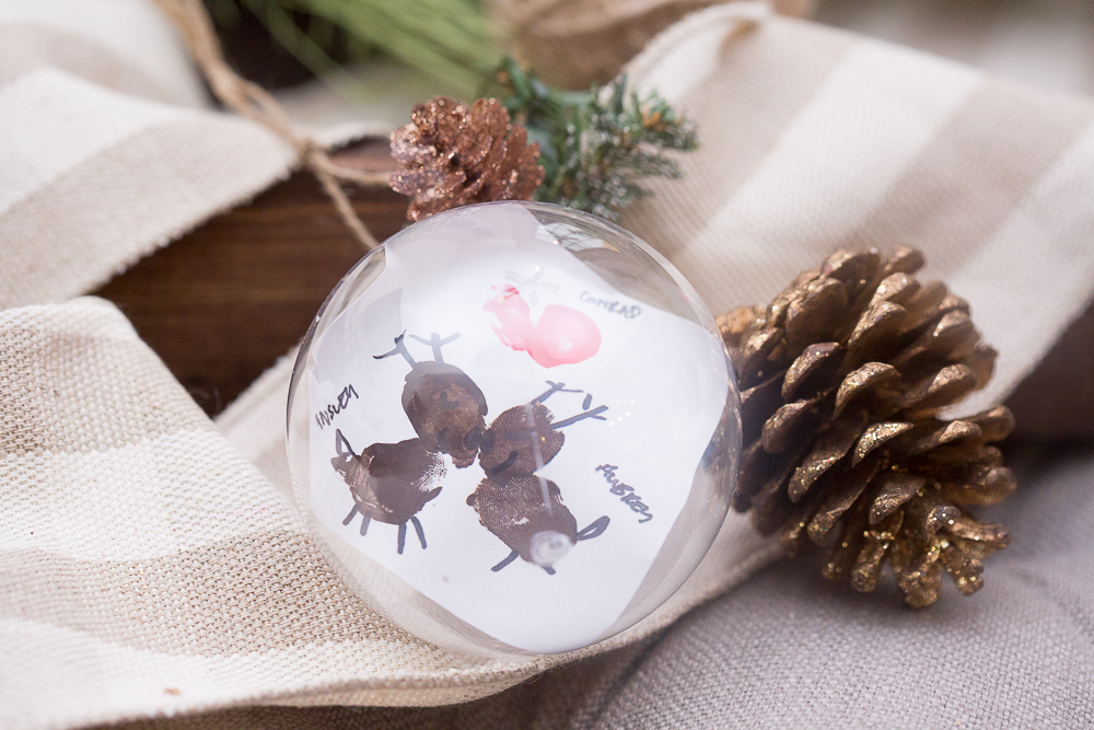 reindeer kissing ornament project107