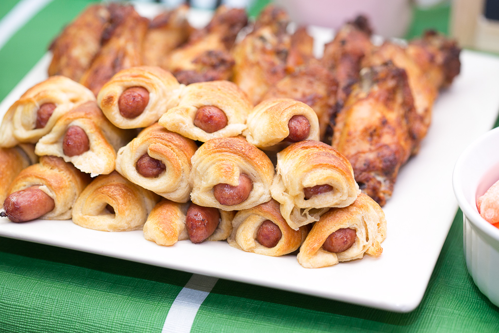 superbowl game day tablescape 