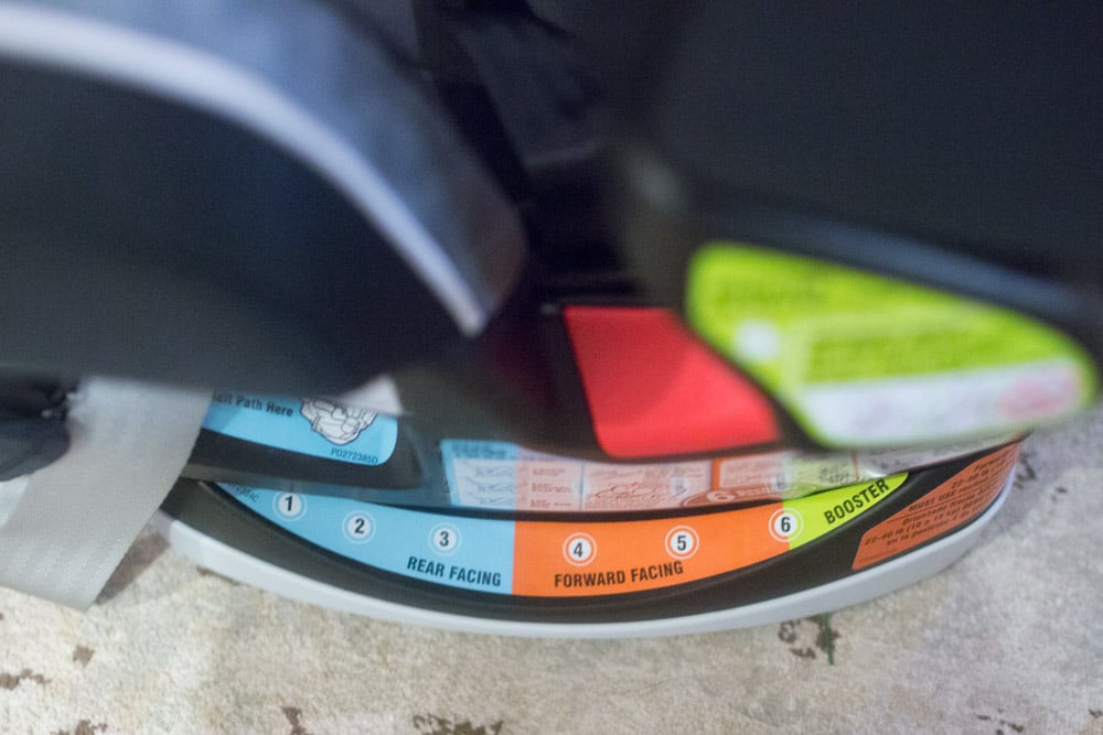 diy-baby-toy-sensory-tag-blanket_0004