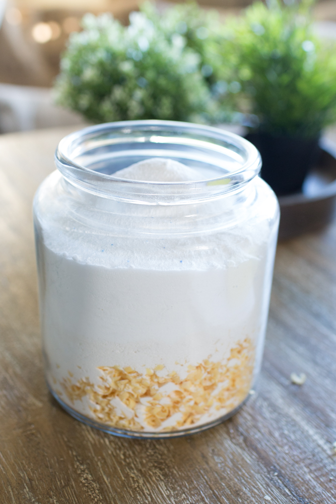 Easy DIY homemade powdered laundry detergent for sensitive skin.