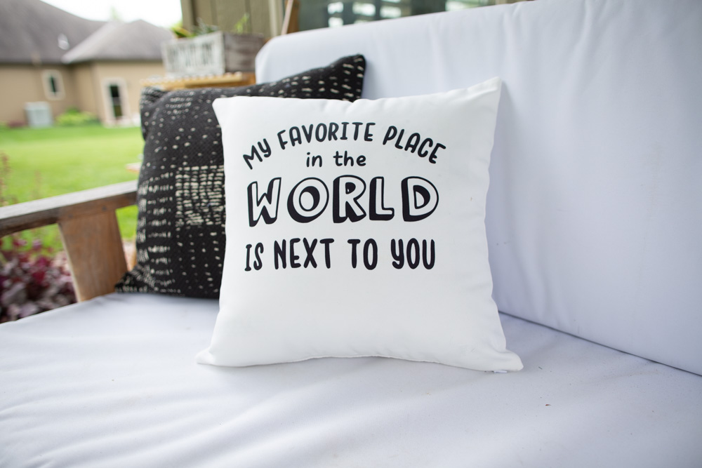 10 Minute DIY Throw Pillow Covers with Cricut