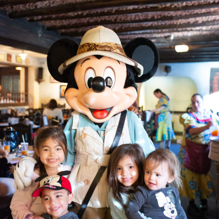 disney-restaurants-tusker-house-mickey