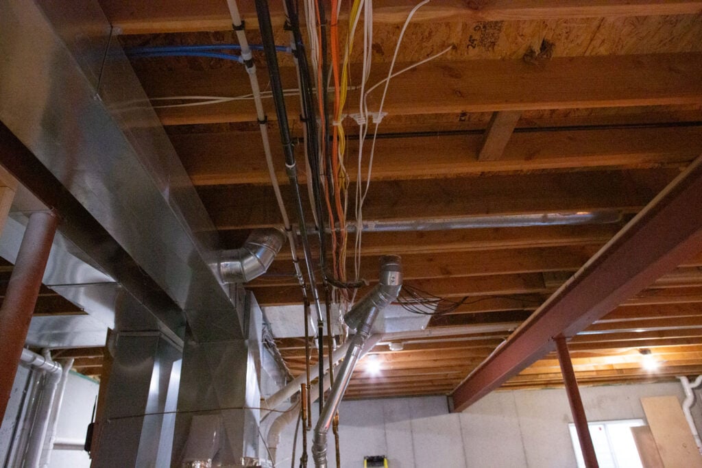 5 Considerations for an Exposed a Basement Ceiling (with Pictures)