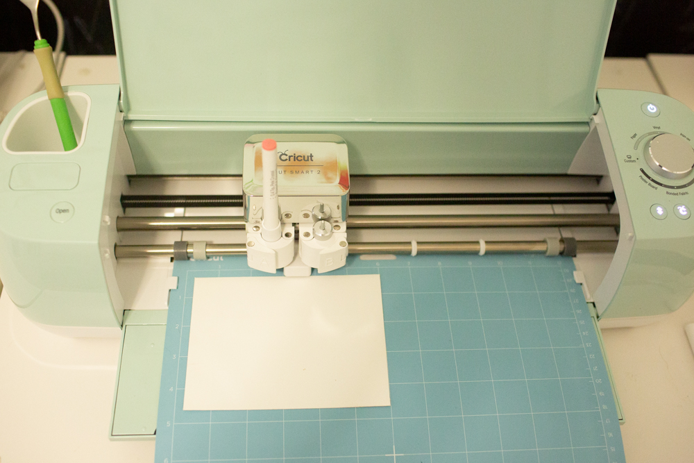 using markers and pens to write with cricut machine