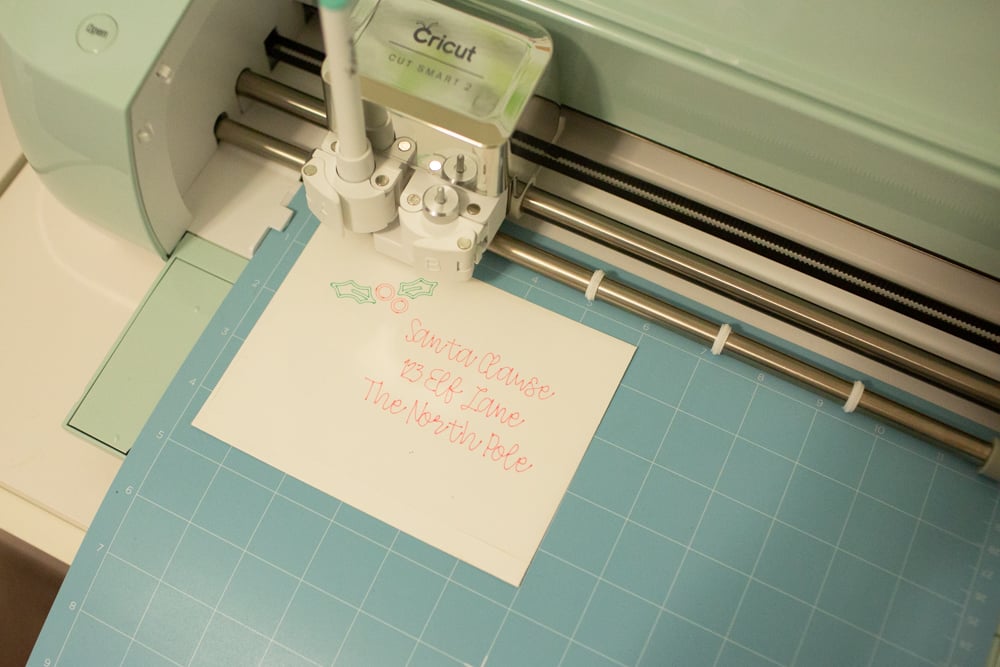 using markers and pens to write with cricut machine