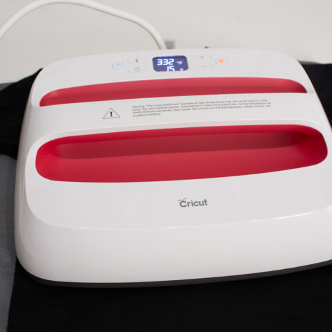 how to make a custom shirt with cricut easypress pressure