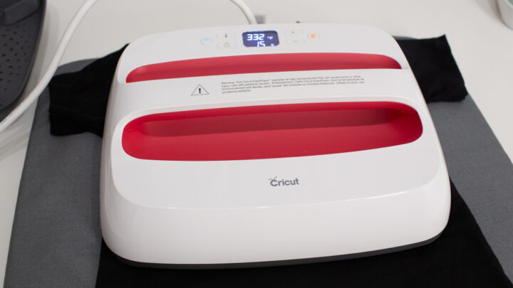 how to use a cricut machine for t shirts